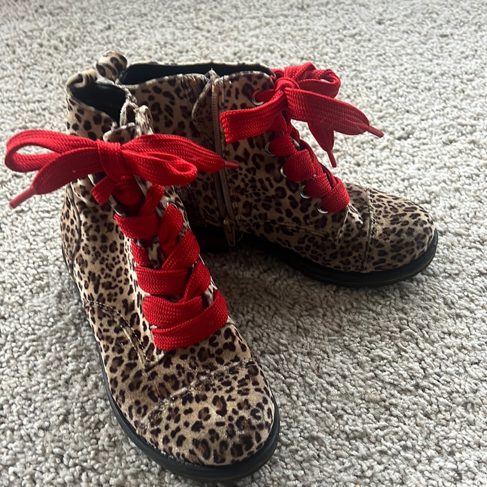 Dolce Vita velour combat boots. Size 1